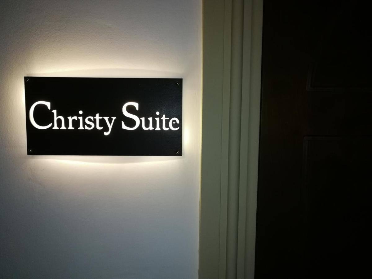 Christy Suite Elegante Appartamento Nel Centro Storico Di アンツィオ エクステリア 写真